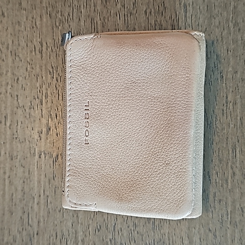 FOSSIL TRI FOLD WALLET - Picture 2 of 6